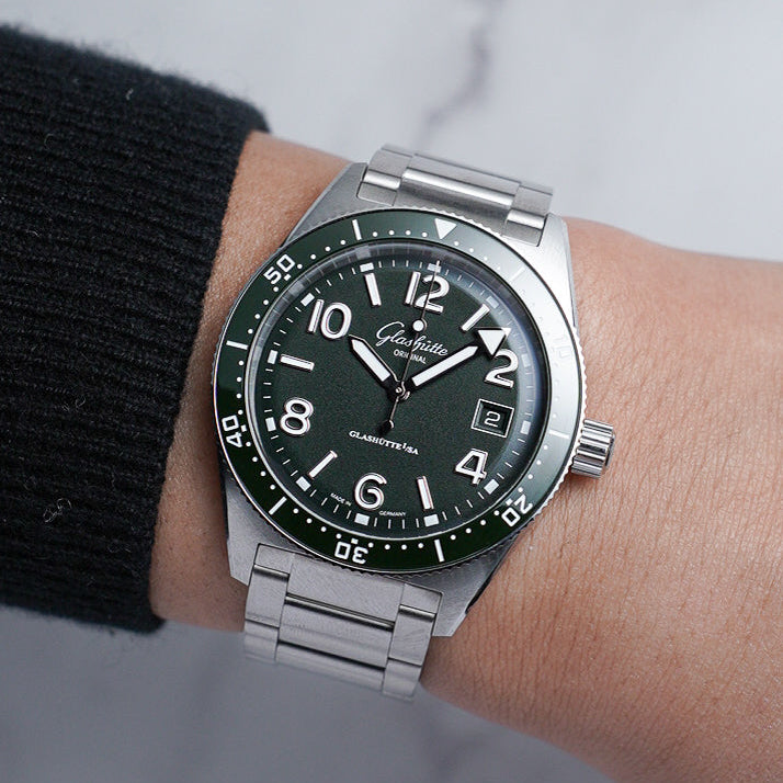 Glashütte Original Spezialist SeaQ Green Dial 39mm Steel Bracelet 1-39-11-13-83-70 wrist shot 2