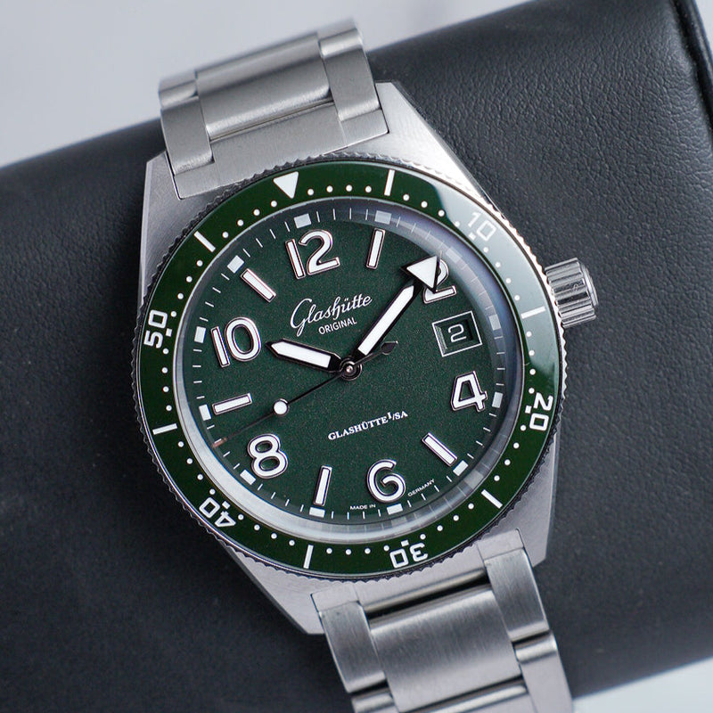 Glashütte Original Spezialist SeaQ Green Dial 39mm Steel Bracelet 1-39-11-13-83-70 dial