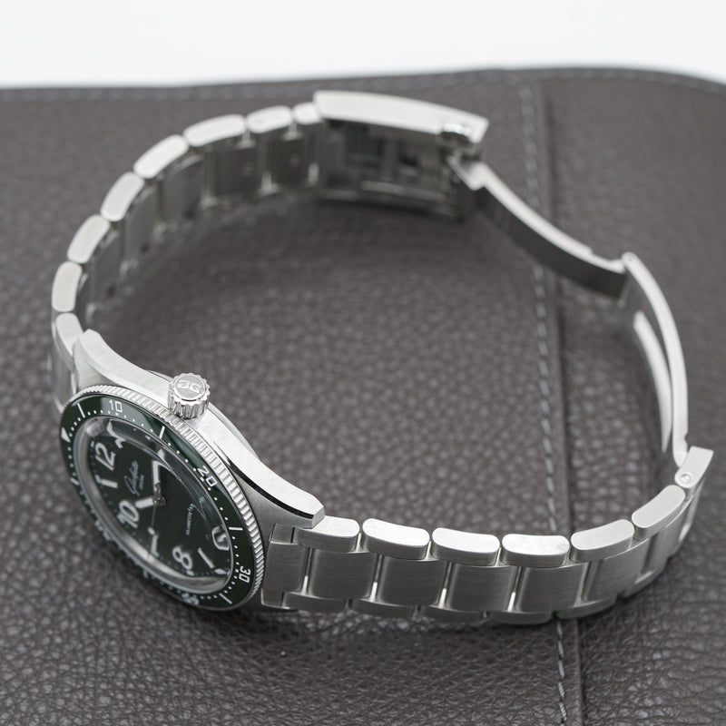 Glashütte Original Spezialist SeaQ Green Dial 39mm Steel Bracelet 1-39-11-13-83-70 full bracelet