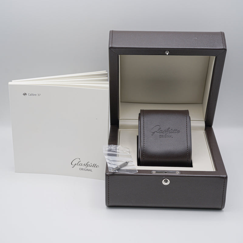 Glashütte Original Senator Chronograph Panorama Date 1-37-01-03-02-35 box papers and warranty