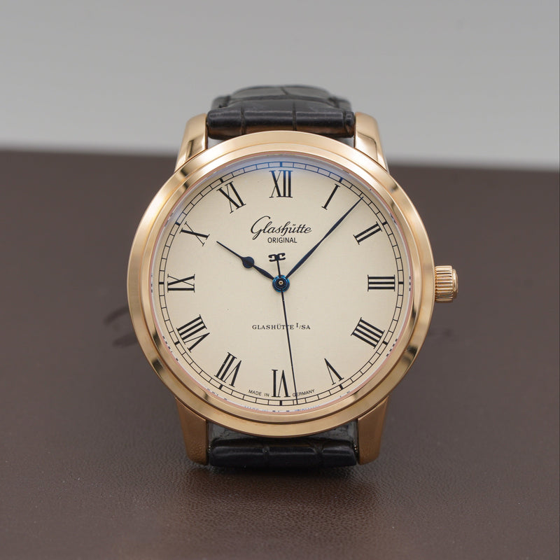 Glashütte Original Senator Automatic Rose Gold 1-39-59-01-05-04 dial